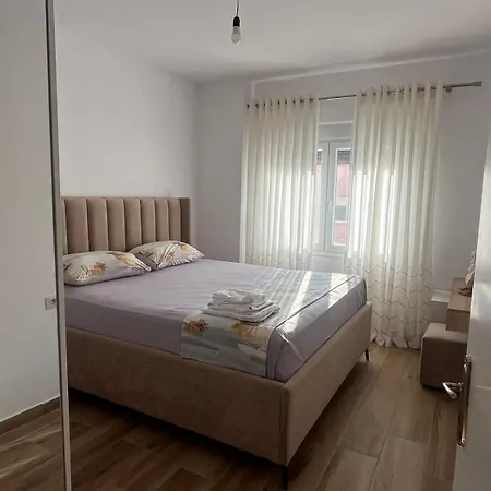 Guest House Durres Lägenhet *