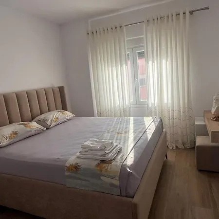 Lägenhet Guest House Durres *